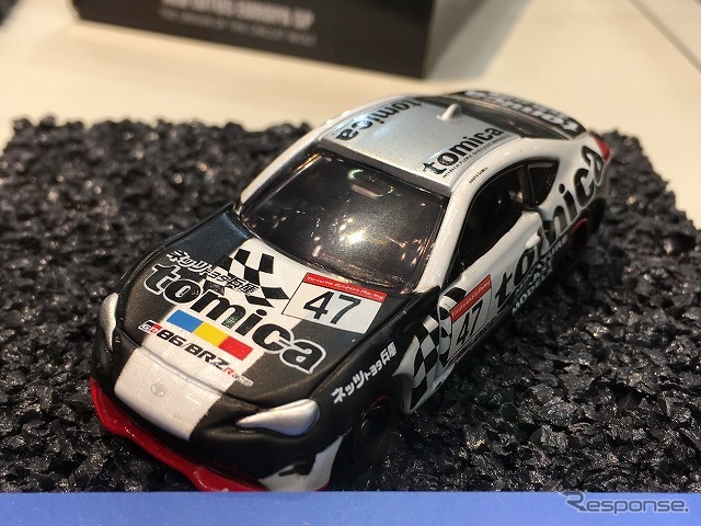 蒲生尚弥選手(プロフェッショナルシリーズ)の車両、トミカが47周年なので。ゼッケン番号47に。