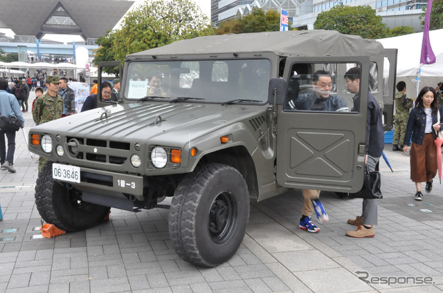 東京モーターショー会場への通り道。働くくるま、珍しいくるま大集合！～カスタムオーディオカー展示～