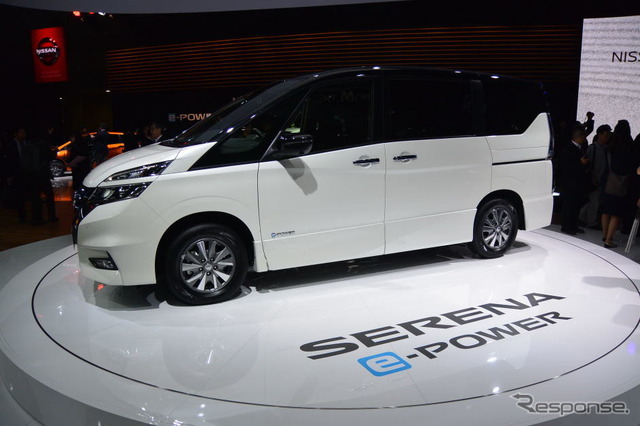 日産自動車 セレナ e-POWER