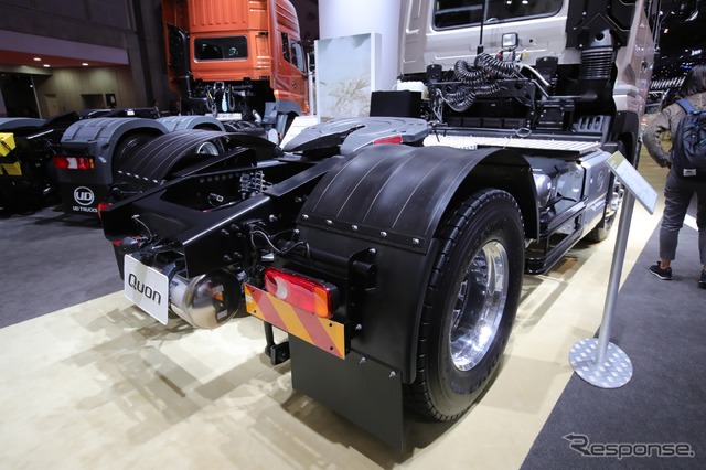 UDトラックス・クオン新型、4×2セミトラクター(東京モーターショー2017)