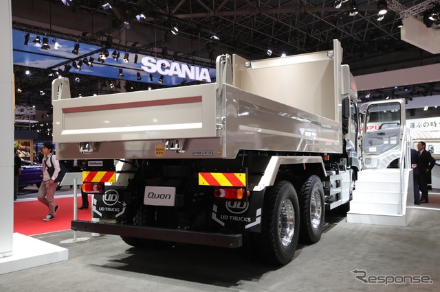UDトラックス・クオン新型、6×4ダンプ(東京モーターショー2017)
