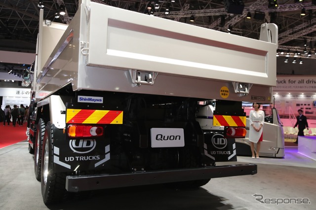 UDトラックス・クオン新型、6×4ダンプ(東京モーターショー2017)