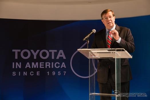 トヨタの米国事業60周年記念式典に登壇したトヨタ・モーター・ノース・アメリカのジム・レンツCEO