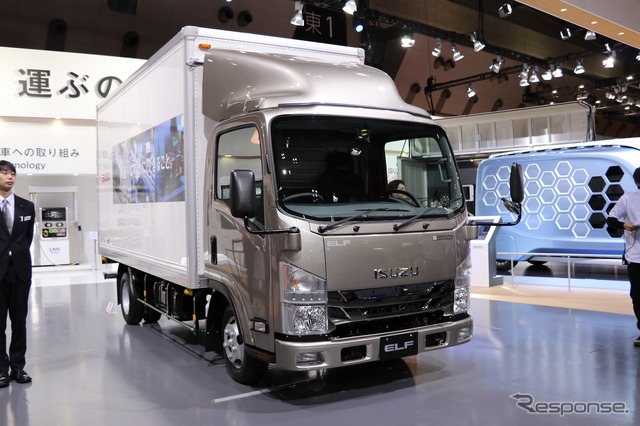 いすゞ80周年記念車(東京モーターショー2017)