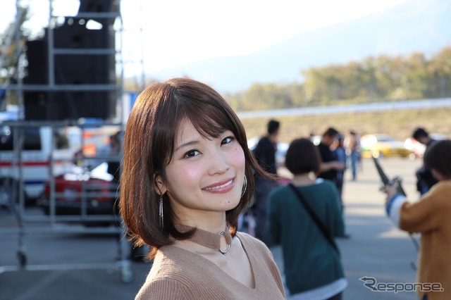 アシスタントで登場の藤井みのりさん。自身もバイクに乗るなどアクティブな彼女。MCも好評だった。