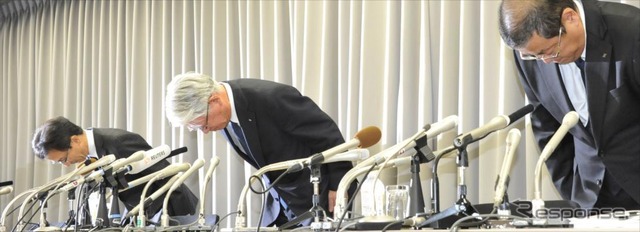 同社タスクフォースによる報告書を公表した川崎博也社長(10日・千代田区)