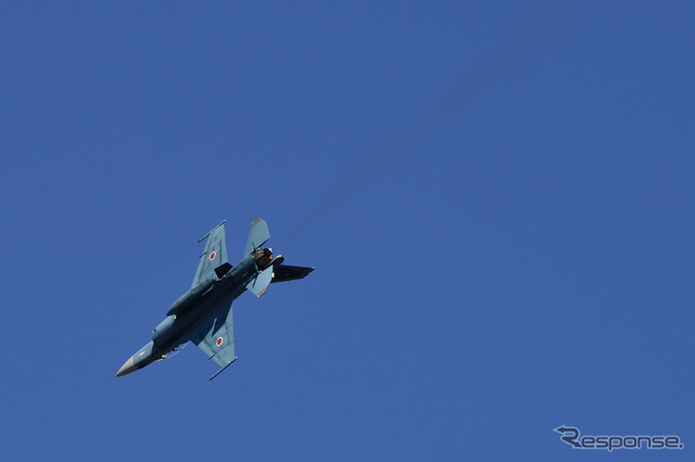 F-2戦闘機によるデモフライト