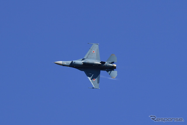 F-2戦闘機によるデモフライト