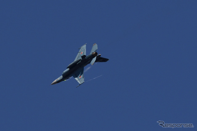 F-2戦闘機によるデモフライト