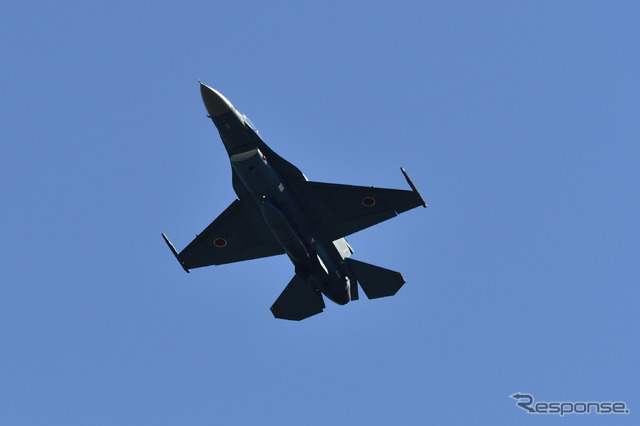 F-2戦闘機によるデモフライト