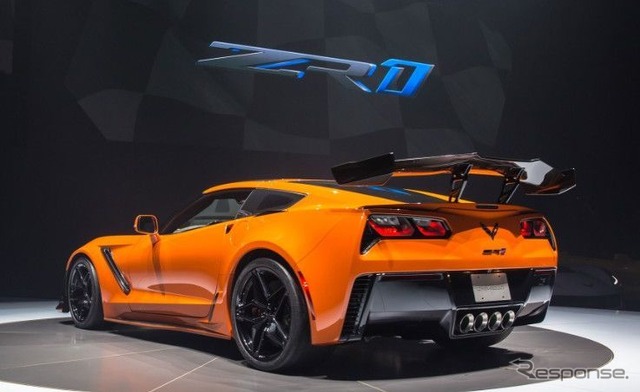 新型シボレー・コルベットZR1のセブリング・オレンジ・デザイン・パッケージ(ドバイモーターショー2017)