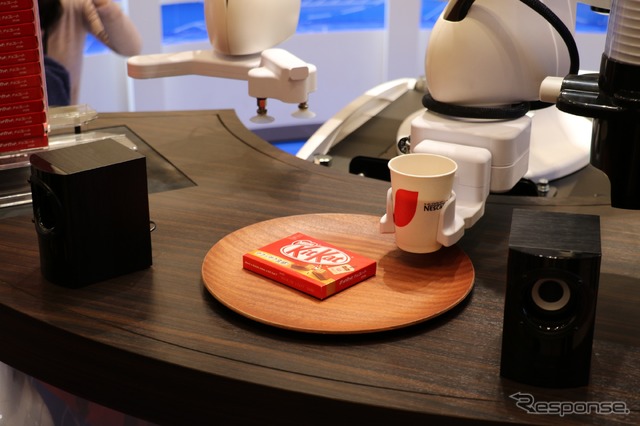 「ネスカフェ・Pepper(ペッパー)・duAro(デュアロ) おもてなし無人カフェ」メディア体験会