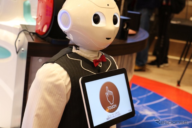 「ネスカフェ・Pepper(ペッパー)・duAro(デュアロ) おもてなし無人カフェ」メディア体験会