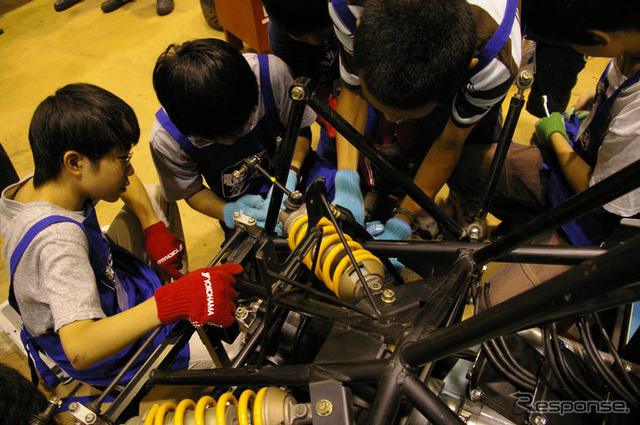 電気フォーミュラーカー組み立て写真蔵…中学生EV教室