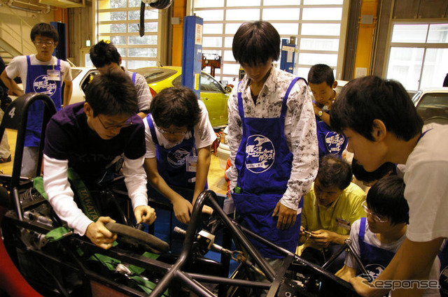 電気フォーミュラーカー組み立て写真蔵…中学生EV教室