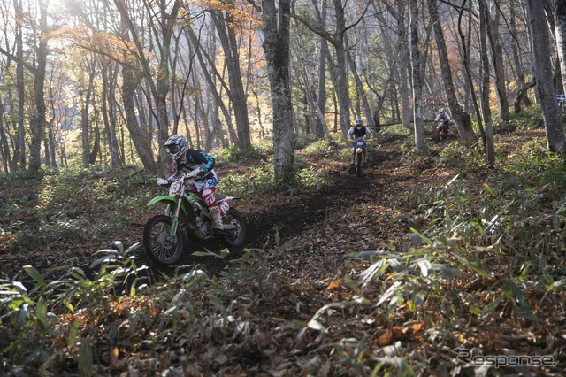 【JNCC 最終戦】秋も彩る爺ヶ岳スキー場で日米トップライダーが相見えた［写真蔵］