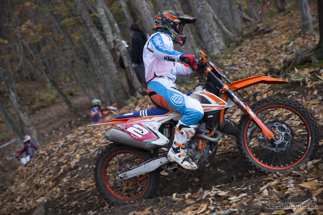 【JNCC 最終戦】秋も彩る爺ヶ岳スキー場で日米トップライダーが相見えた［写真蔵］