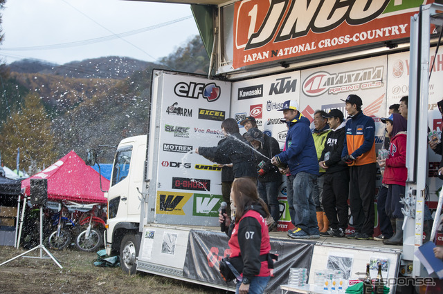 【JNCC 最終戦】秋も彩る爺ヶ岳スキー場で日米トップライダーが相見えた［写真蔵］