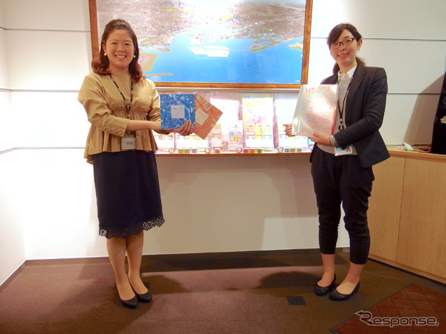 ゼンリンの福原さん(向かって左)と鈴木さん。