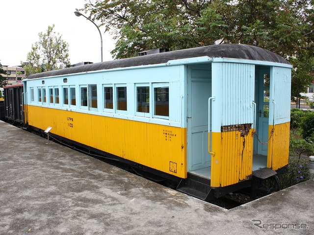 台湾でも寝台車が運用されていたことがある。写真は花蓮駅付近で保存されている戦前製の3等寝台車(LTPS1102)。