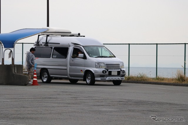 一番乗りはエルグランドのキャンピングカー。AOG湘南里帰りミーティング2017スタートしました!!