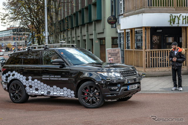 ジャガー・ランドローバーのコネクテッド自動運転車両技術の公道テスト