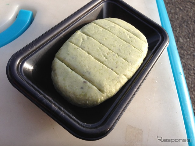 豆すっとぎ(道の駅 やまだ / 岩手県)。守屋編集長は道の駅でまず和菓子を探す。和菓子がいい駅は期待できるという。