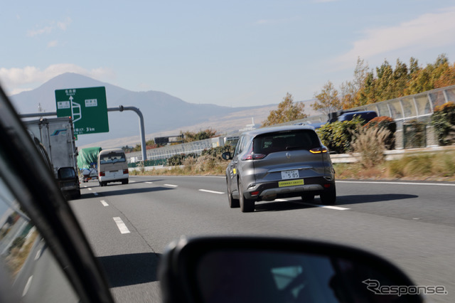 ZFの高度運転支援システムのプロトタイプを実装したテストカーを試乗