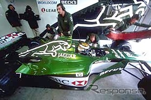期待の新人がF1初テスト---合同テスト2日目
