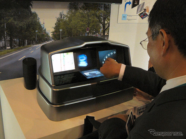 【CEATEC07】パイオニアの「3Dフローティング」カーナビ