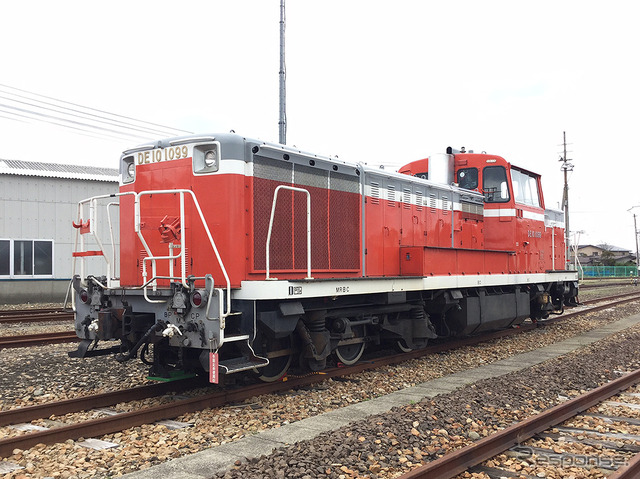 一部の日はJR東日本から譲り受けたDE10 1099がけん引する「DL列車」になる。