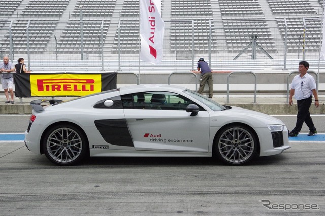 アウディ R8(アウディ ドライビング エクスペリエンス)