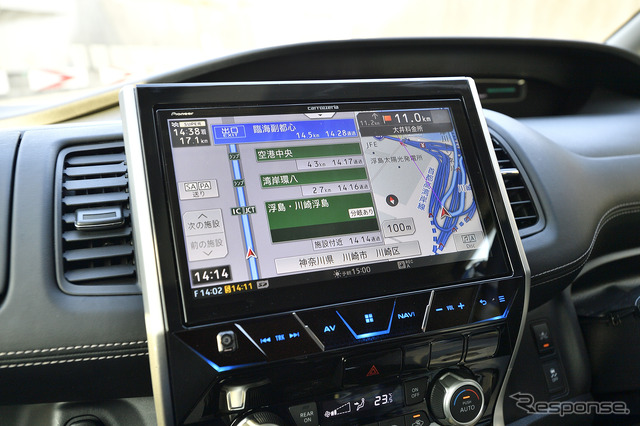 次のICまでどれぐらいかかるのか、SAやPAまでの時間は? と必要な情報が常時表示される