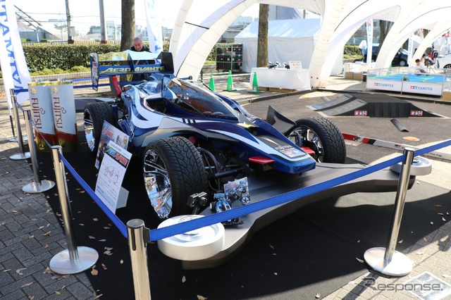 『SHIBUYA SPORTS CAR FES 2017』タミヤブース（1/1 ミニ四駆）