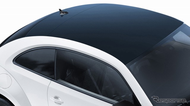 VW ザ ビートル ブラックスタイルブラックペイントルーフ/ダークティンテッドガラス(リヤ/リヤ左右、UVカット機能付)/ウインドーフレーム