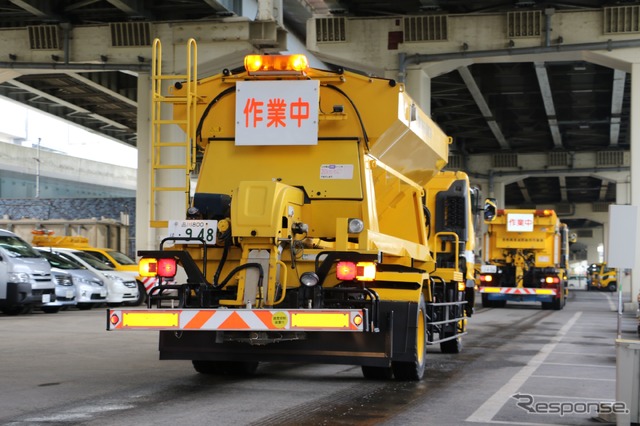 塩化ナトリウム散布車