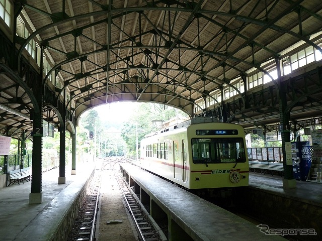八瀬比叡山口駅構内のドーム屋根（2014年7月撮影）。開業から90年以上が経過している。