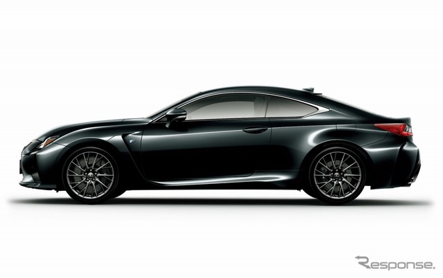 レクサス RC F(グラファイトブラックガラスフレーク)