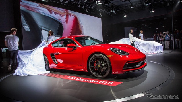 ポルシェ718ボクスターGTSと718ケイマンGTS(ロサンゼルスモーターショー2017)