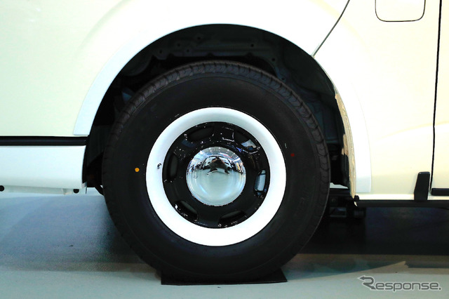 トヨタ ハイエース50周年コンプリートカー リラクベース(ハイエース50周年記念イベント)
