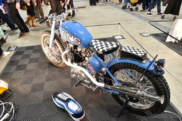 VANS TRIUMPH Thompson Cycles 。