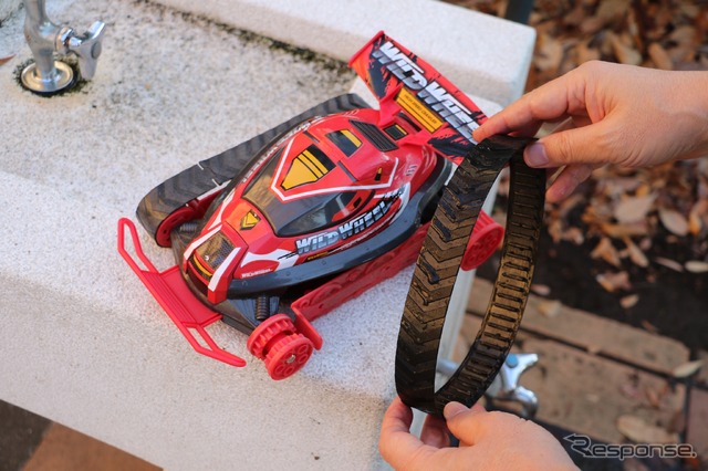 ハピネット『R/C 高速クローラー ワイルドホイール』