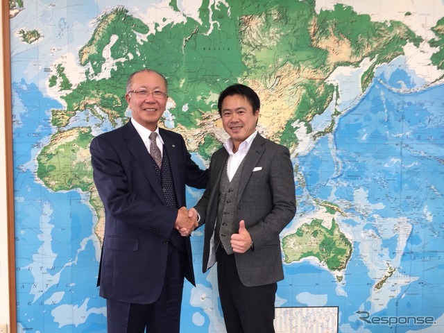 近藤会長（左）