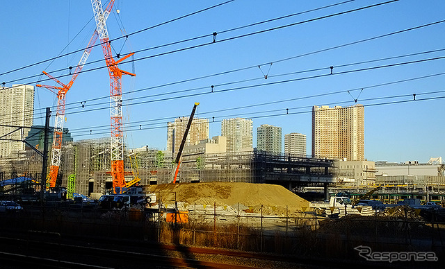 国道15号高輪二丁目交差点付近から見えた品川新駅