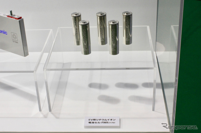 最新のリチウムイオンバッテリー2170。直径21ミリ、全長70ミリというサイズがネーミング。EV用に特化されている。