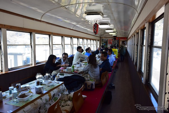 「おでん列車」のイメージ。SL列車にお座敷車を連結する。