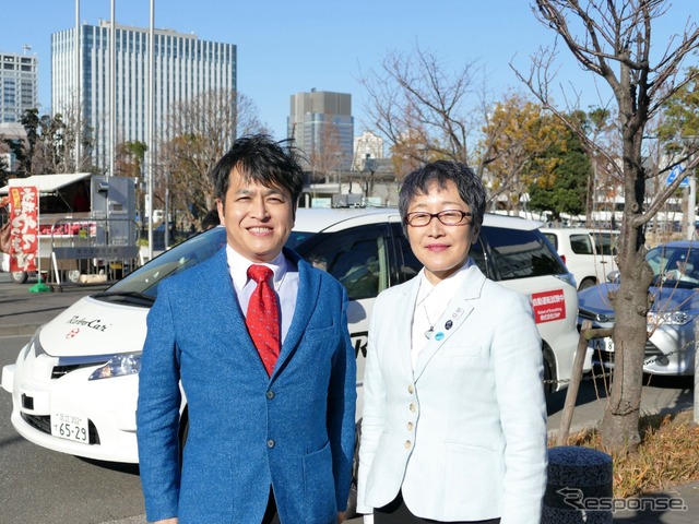 ZMP代表取締役社長の谷口恒氏と、東京都副知事の猪熊純子氏