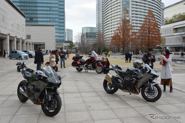 エントリー車両の展示風景
