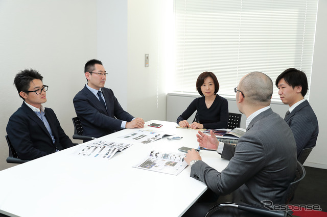 座談会開始前はどういった話の流れになるのか全く予想がつかなかったのだが、思った以上の盛り上がりをみせる