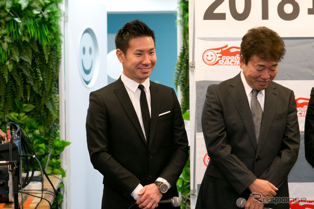 グッドスマイルレーシング、小林可夢偉選手(左)、RSファイン 代表 河野高男氏(右)